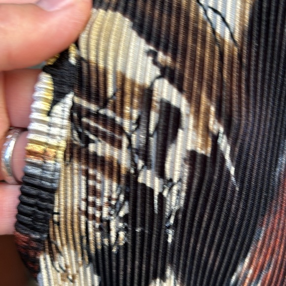 Plisse Vintage Lion Tank - Picture 5 of 8